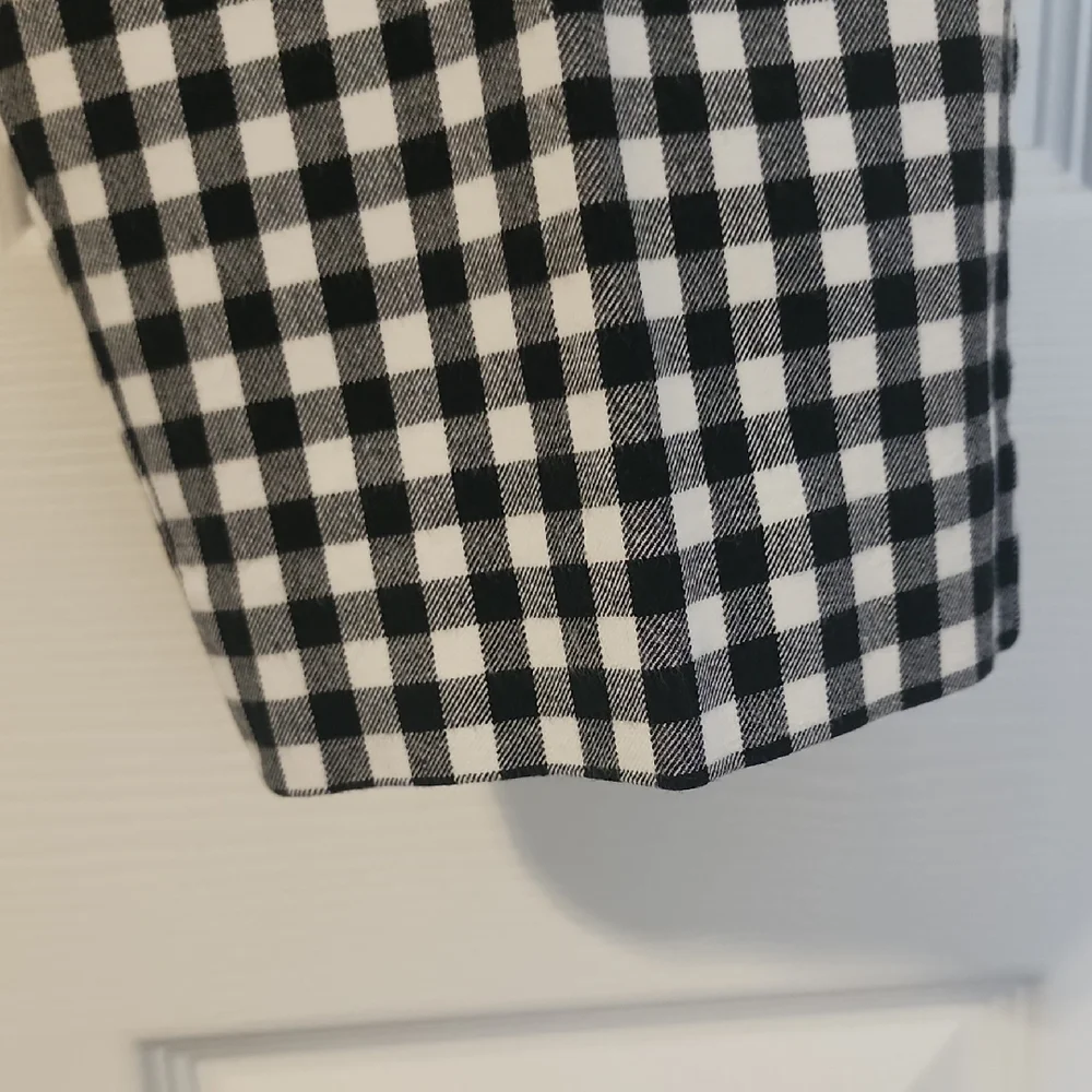 Talbots Black and White Checkered Cropped Pants - Picture 4 of 13